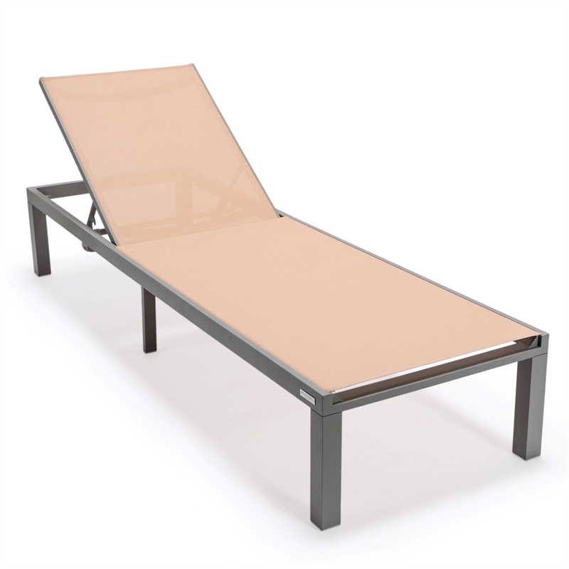 LeisureMod Marlin Gray Aluminum Lounge Chair and Fire Pit Table Light Brown