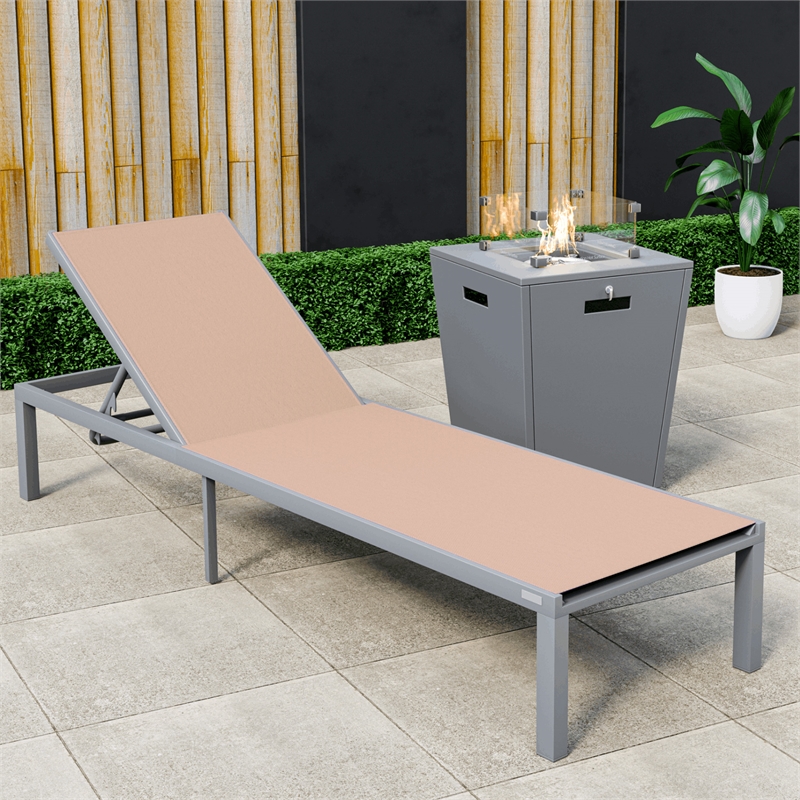LeisureMod Marlin Gray Aluminum Lounge Chair and Fire Pit Table Light Brown