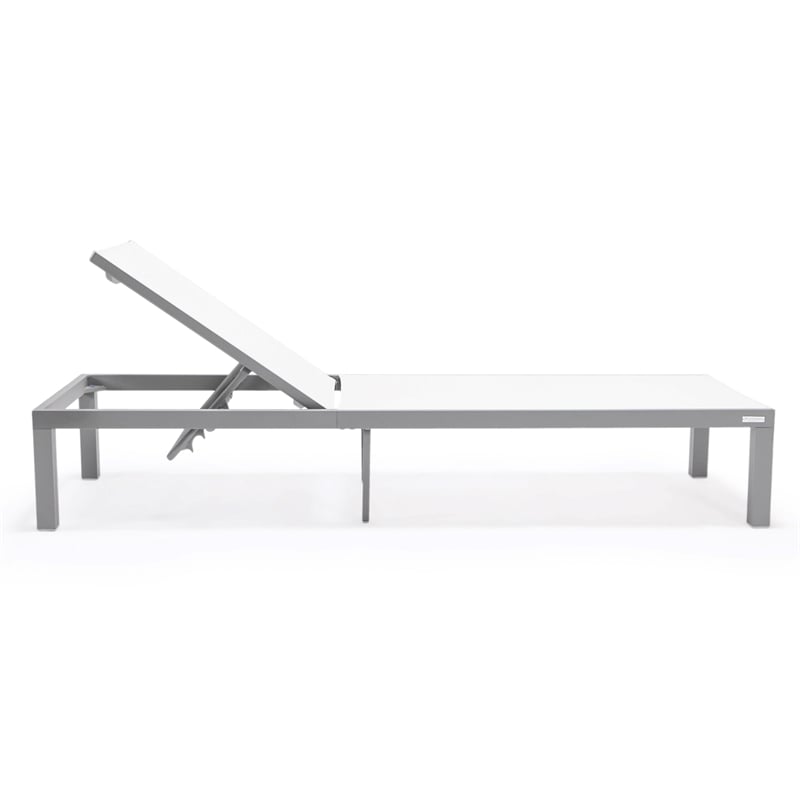 LeisureMod Marlin Gray Aluminum Lounge Chair and Fire Pit Table White