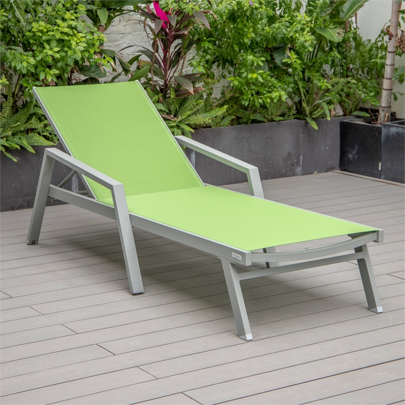 LeisureMod Marlin 2 Gray Aluminum Lounge Armchair and Fire Pit Green