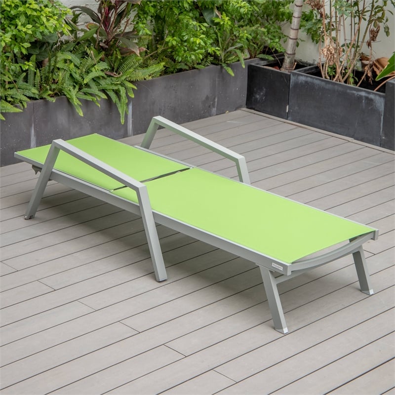 LeisureMod Marlin 2 Gray Aluminum Lounge Armchair and Fire Pit Green