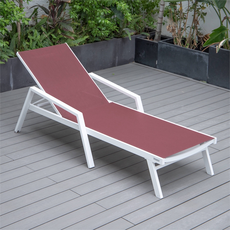 LeisureMod Marlin White Aluminum Lounge Armchair and Fire Pit Red