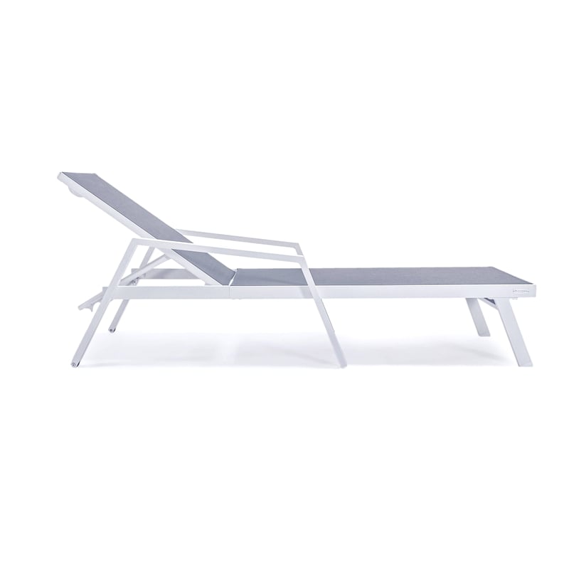 LeisureMod Marlin White Aluminum Lounge Armchair and Fire Pit Dark Gray