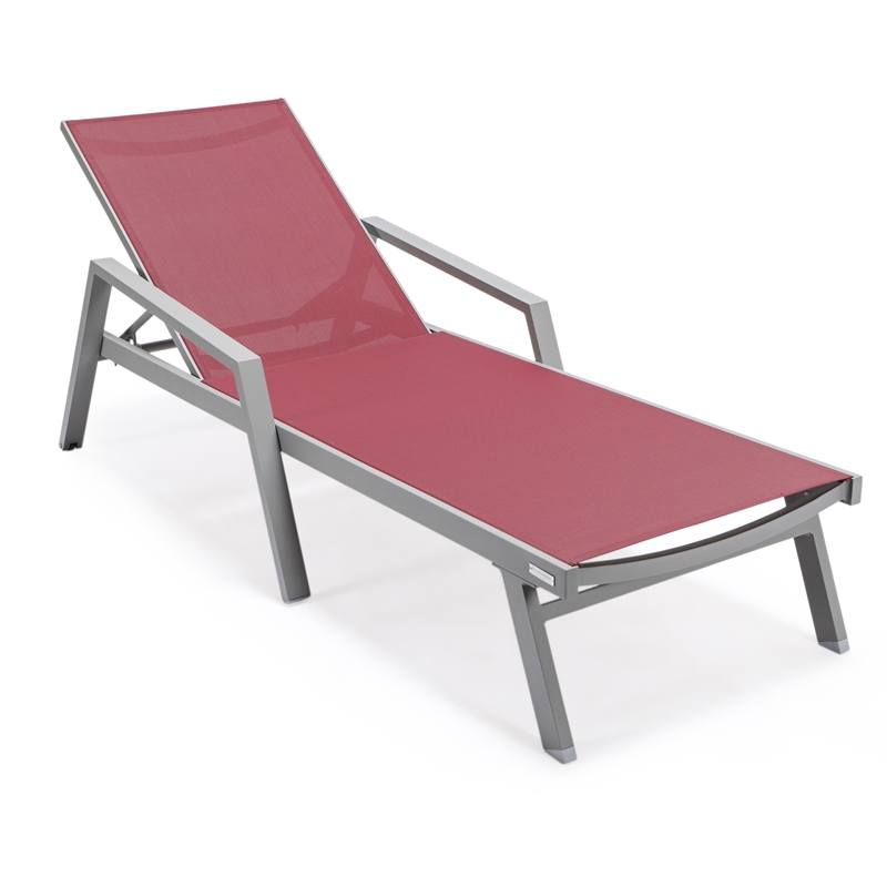 LeisureMod Marlin Gray Aluminum Lounge Armchair and Fire Pit Red