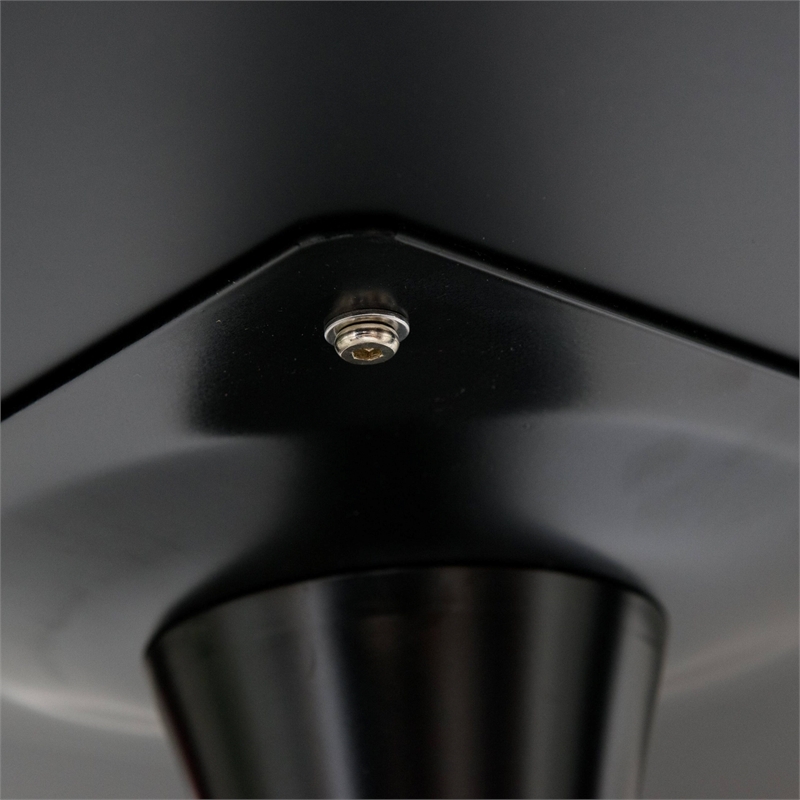 LeisureMod Bristol Dining Table with a 31