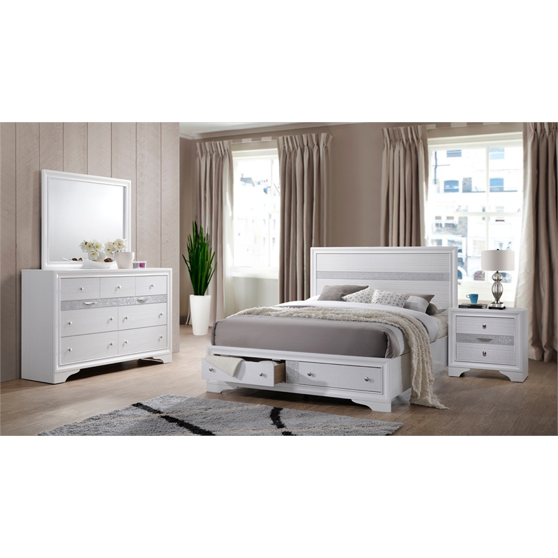 Matrix Traditional Style King 4 PC Storage Bedroom Set in White made with Wood