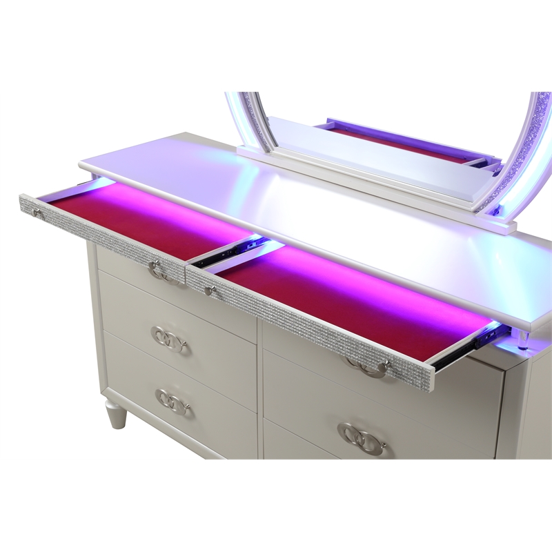 Perla 5-Piece Wood Queen Bedroom Set in Milky White