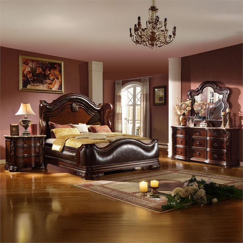 Bella Traditional Style King 4 PC Bedroom Set Made with  Wood in Dark Walnut