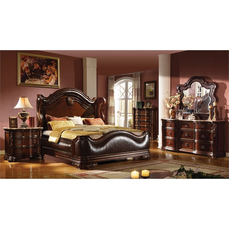 Bella Traditional Style King Bed Made with Wood in Dark Walnut