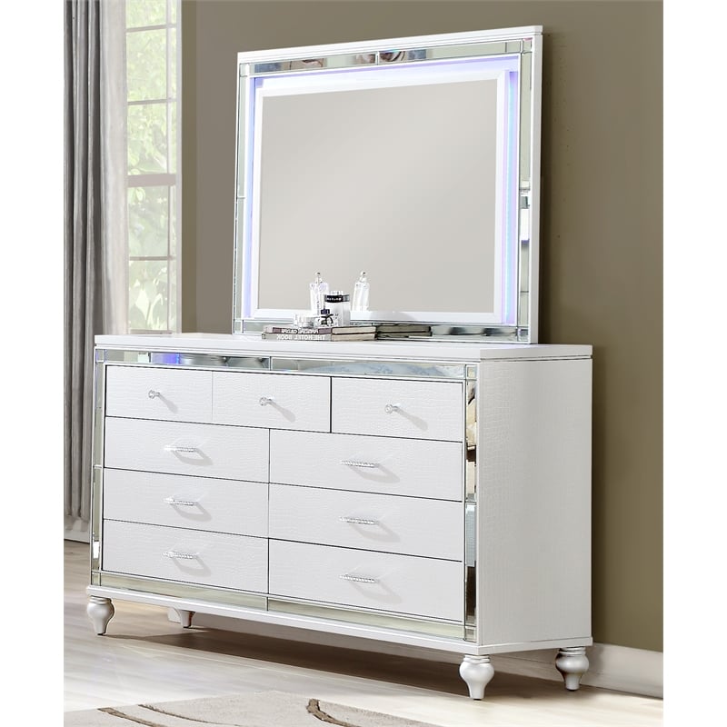 Sterling Queen 4 PC LED Bedroom set made with wood in White Color
