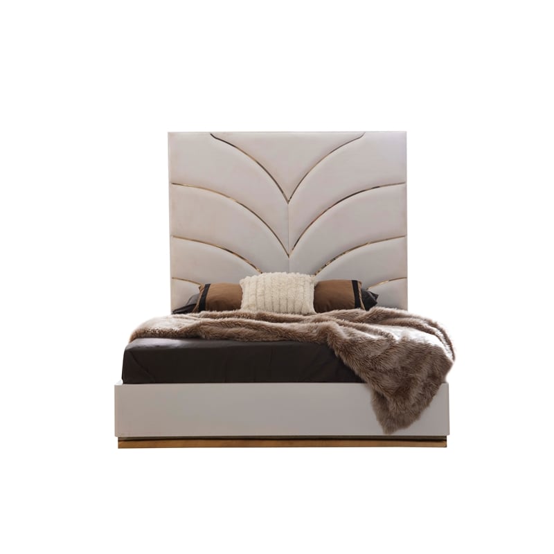 Laura Gold Detailed Upholstery Queen 6 Pc made with Wood in White