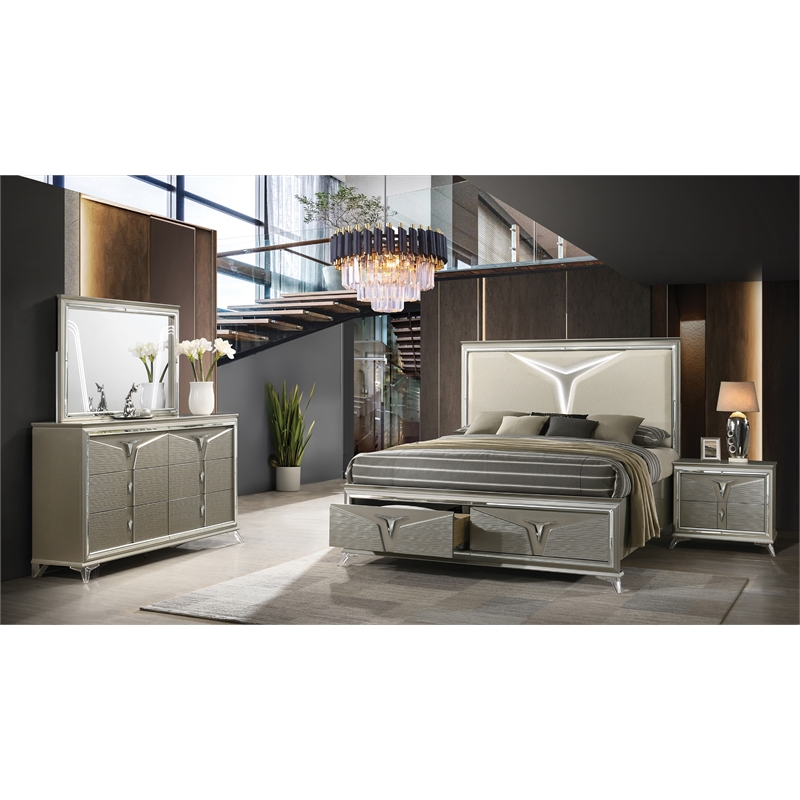 Samantha Modern Style Queen 4PC Bedroom Set Made with Wood in Silver