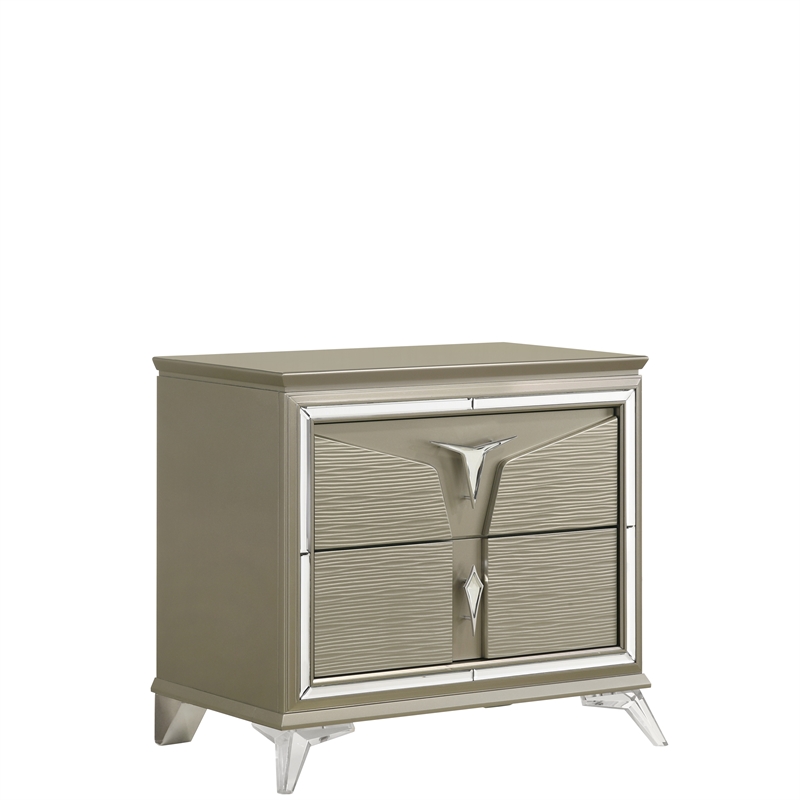 Samantha Modern Style Queen 4PC Bedroom Set Made with Wood in Silver