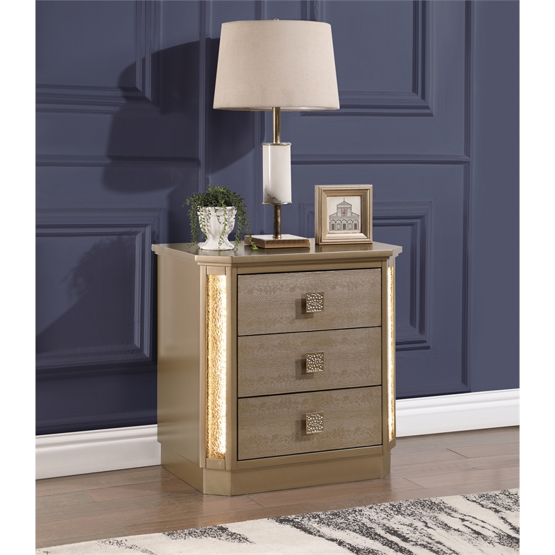 Medusa Modern Style 5Pc Queen Gold Finish Bedroom Set made with Wood