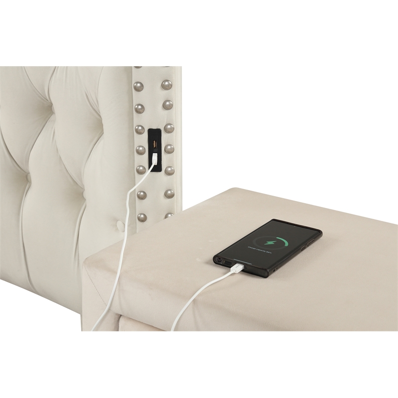 Hazel Queen 5 Pc Tufted Upholstery Bedroom Set Made with Wood in Cream