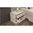 Omary Traditional Style Queen 4Pc Bedroom Set made with Wood in Beige