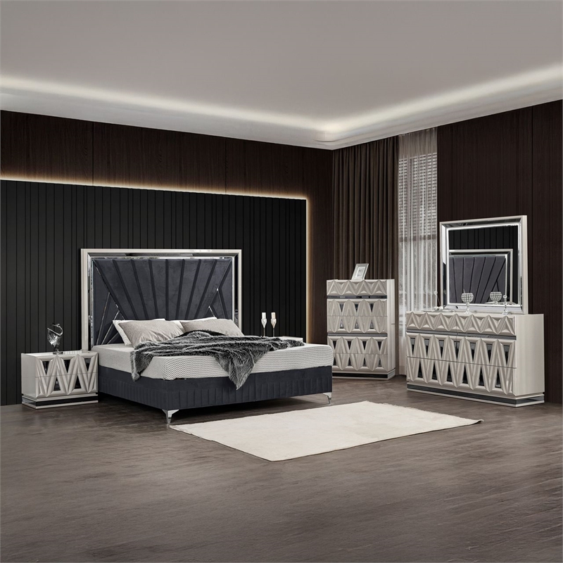 Lavita Contemporary Style King 5Pc Bedroom Set made with Wood in Black & Gold