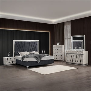 Lavita Contemporary Style King 5Pc Bedroom Set made with Wood in Black & Gold