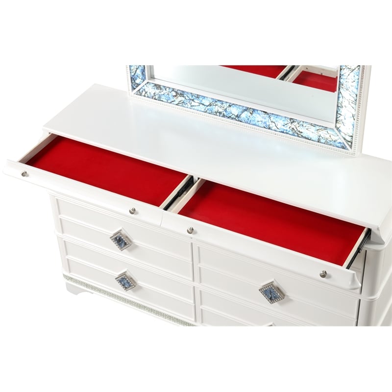 Laguna Modern Style Queen 4 PC Bedroom set made with Wood in White