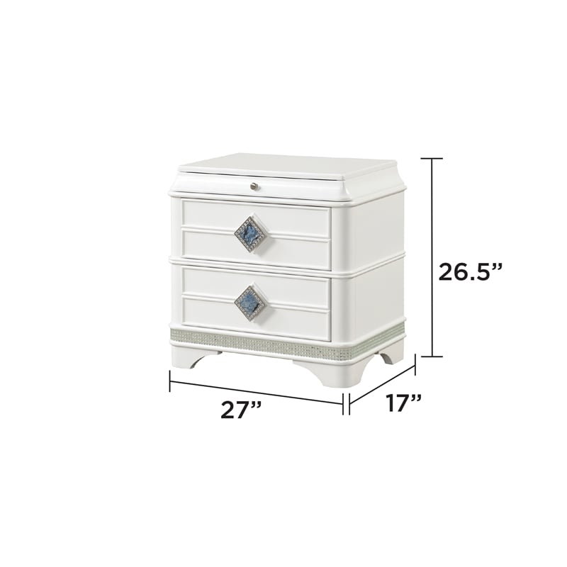 Laguna Modern Style Queen 4 PC Bedroom set made with Wood in White