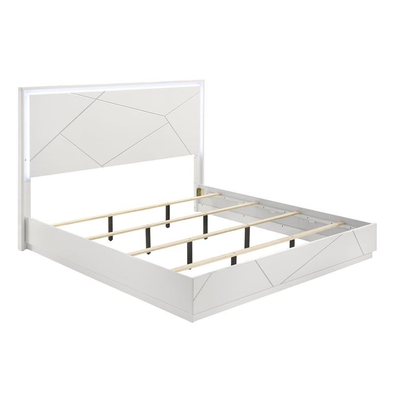 Manhattan Queen 4-Piece Set including Lacquer & LED Lighting with Wood in White