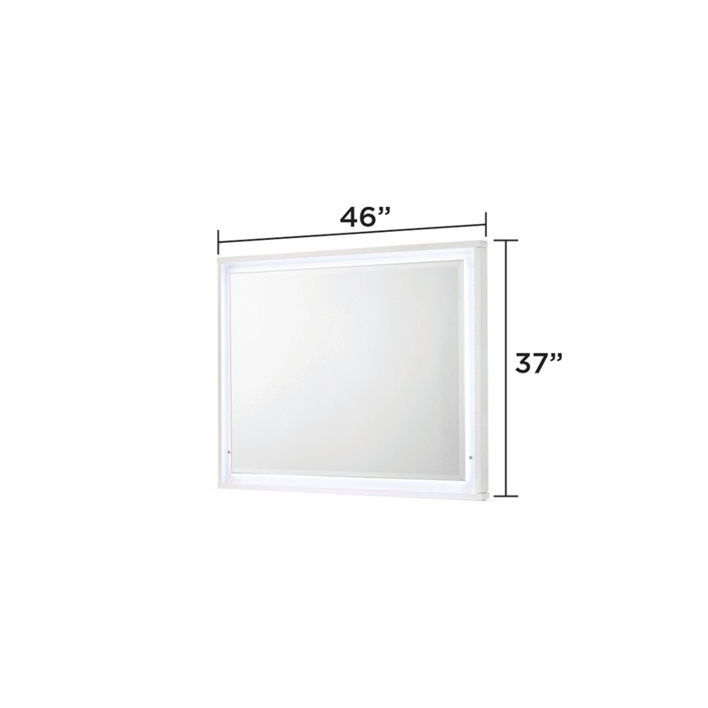 Manhattan Queen 5-Piece Set including Lacquer & Storage Chest in White