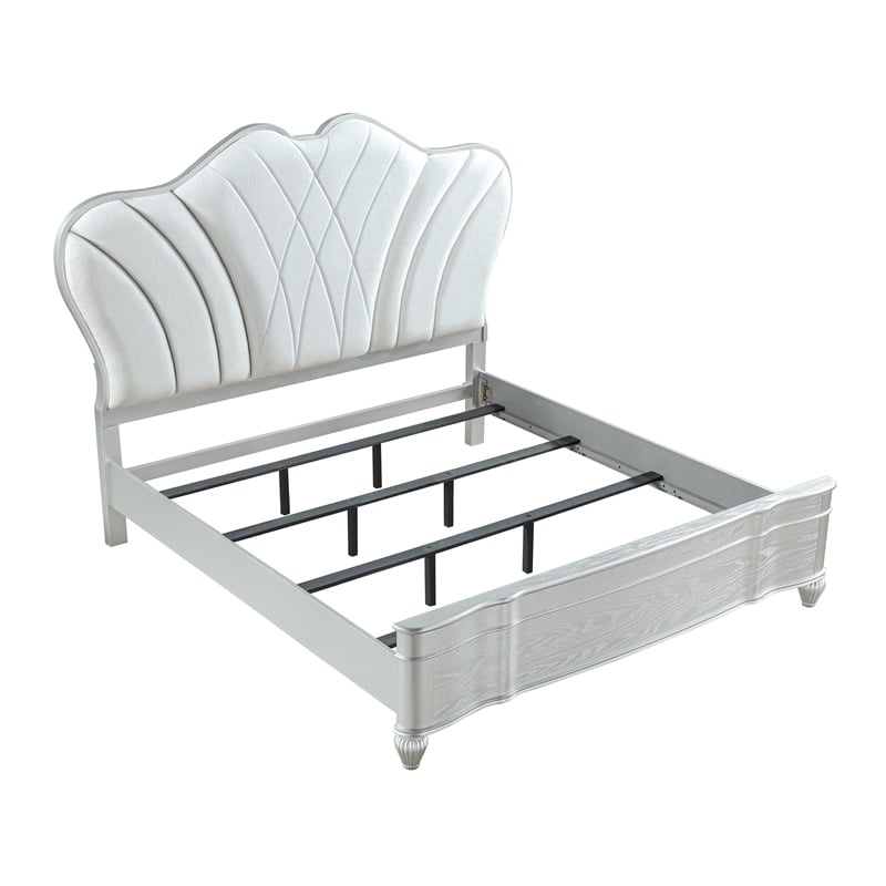 Eros Queen Bed with Manufactured Wood & Tufted Detailing in Silver
