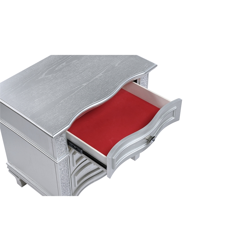 Mystic Modern Style LED Queen 5PC Bedroom Set Made With Wood in Silver