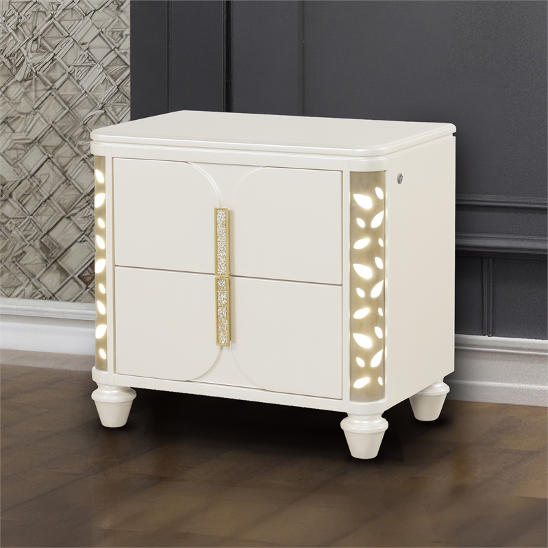 Cinderella Traditional Style 4 Pc King Bedroom Set with LED and Gold Accents