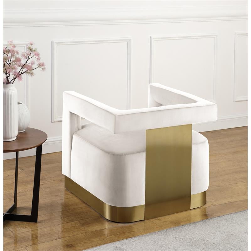 Meridian Furniture Armani 18.5