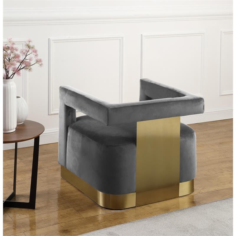 Meridian Furniture Armani 18.5