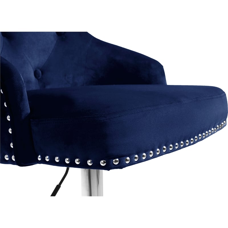 Meridian Furniture Claude 34.5