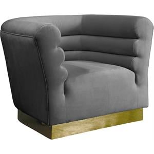 meridian furniture bellini 18