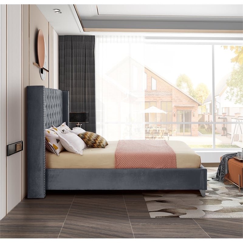 Meridian Furniture Aiden Solid Wood/Tufted Velvet Wing Back King Bed in Gray