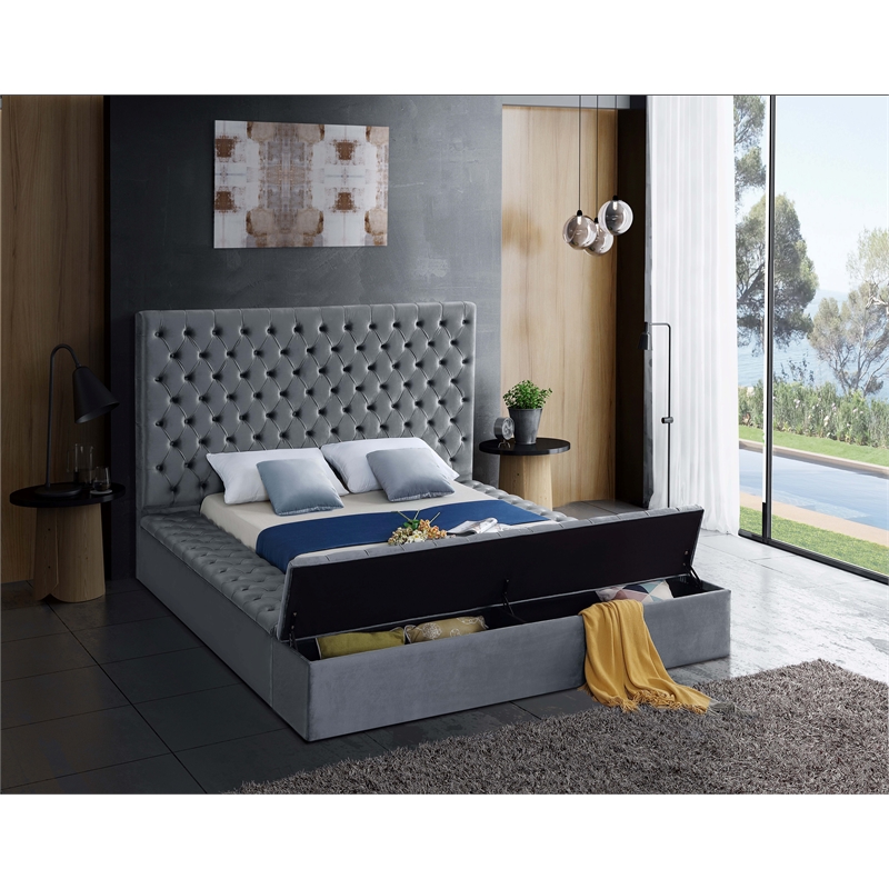 Meridian Furniture Bliss Solid Wood Tufted Velvet Full Bed in Gray