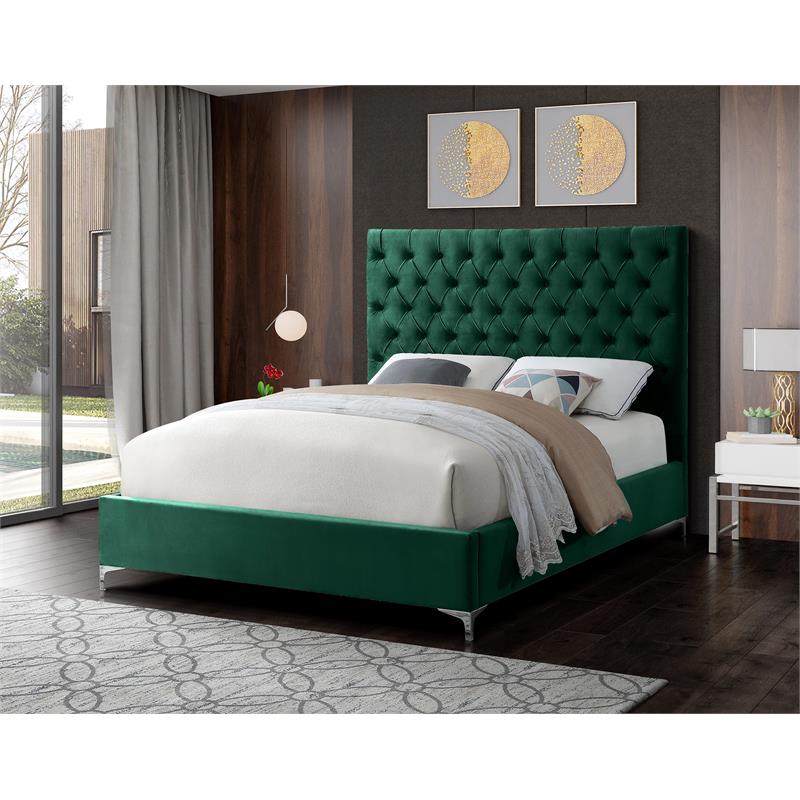 Meridian Furniture Cruz Solid Wood Tufted Velvet Full Bed in Green