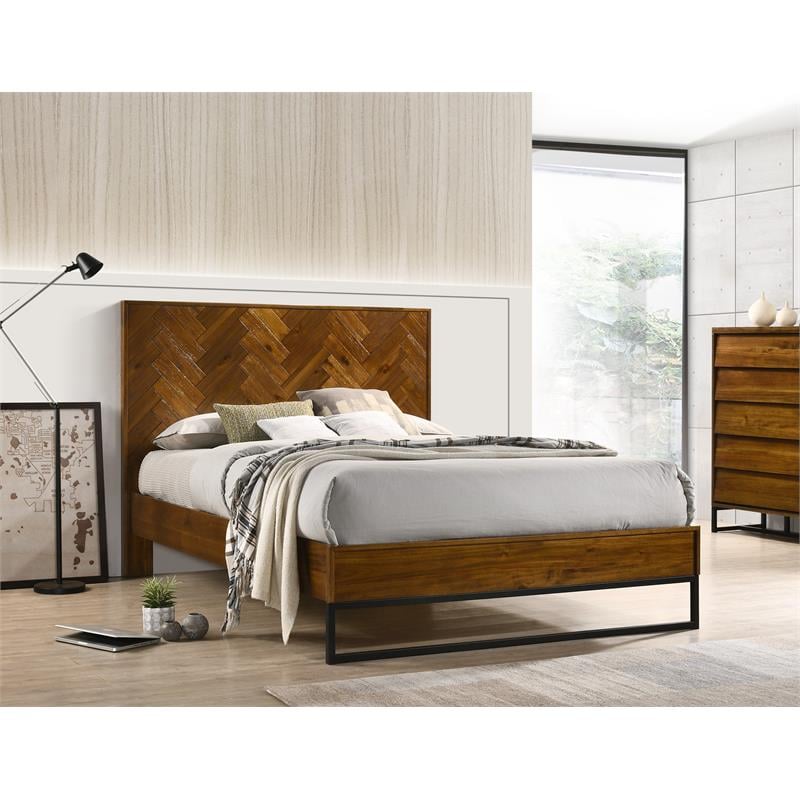 Meridian Furniture Reed Brown Antique Coffee Wooden Queen Bed
