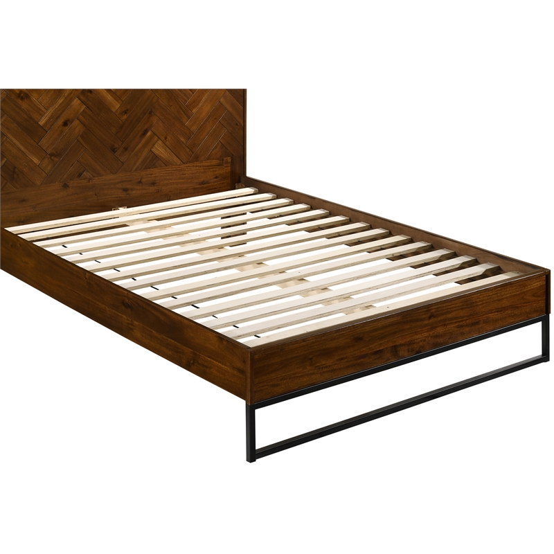 Meridian Furniture Reed Brown Antique Coffee Wooden Queen Bed