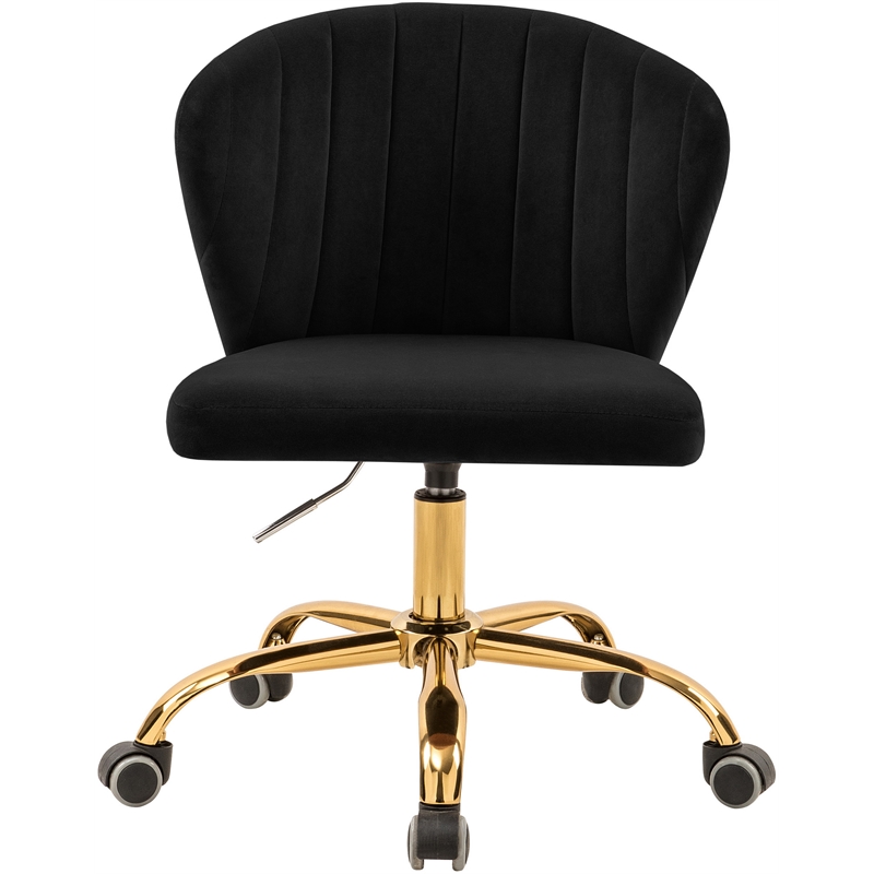 Meridian Furniture Finley Velvet Chair Meridian Furniture Finley Velvet Chair