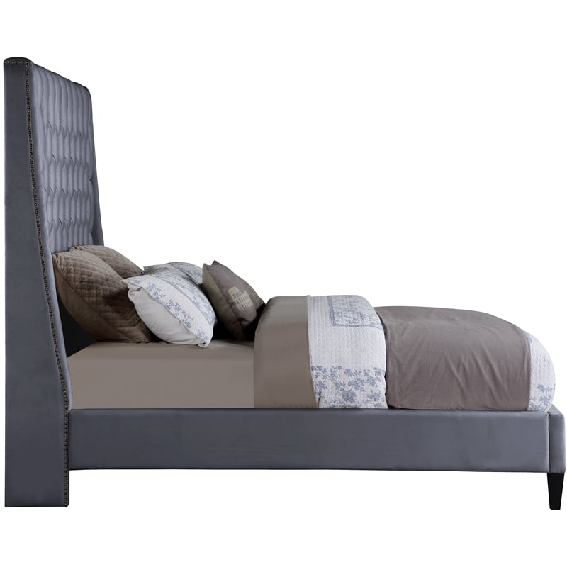 Meridian Furniture Fritz Gray Velvet Full Bed