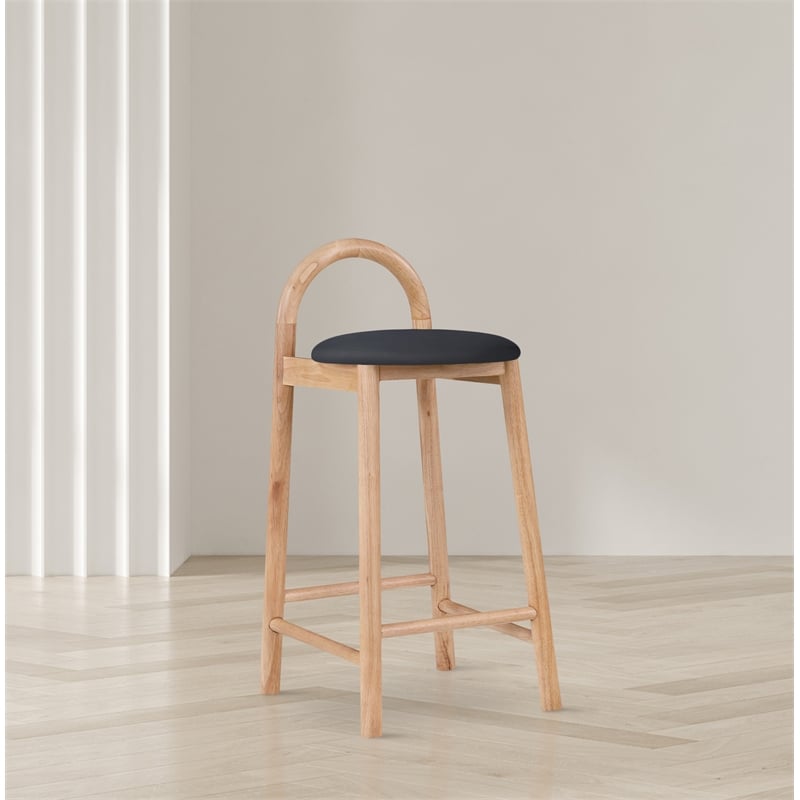 Meridian Furniture Calvin 27