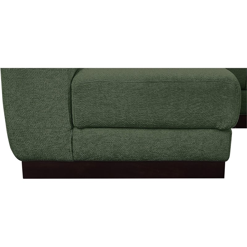 Meridian Furniture Quinn 133
