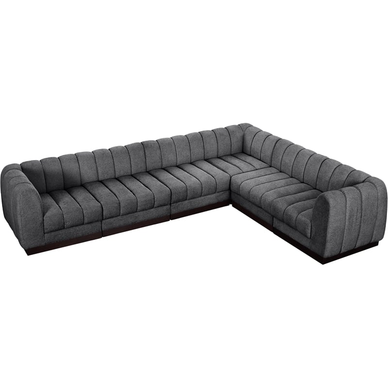 Meridian Furniture Quinn 133