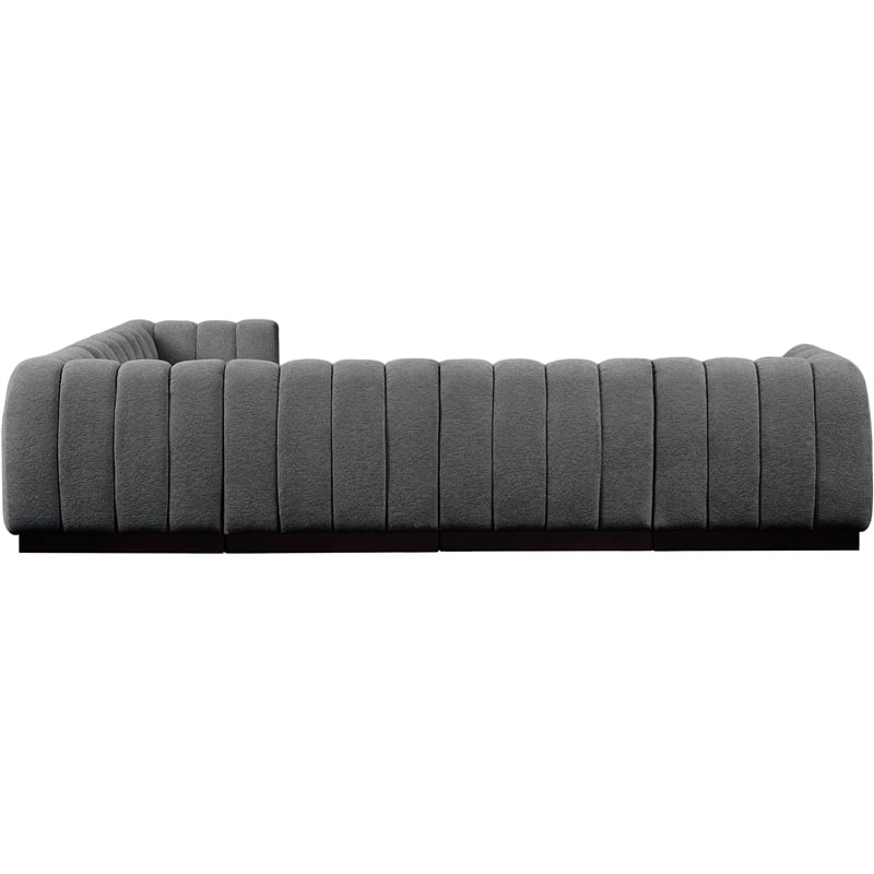 Meridian Furniture Quinn 133