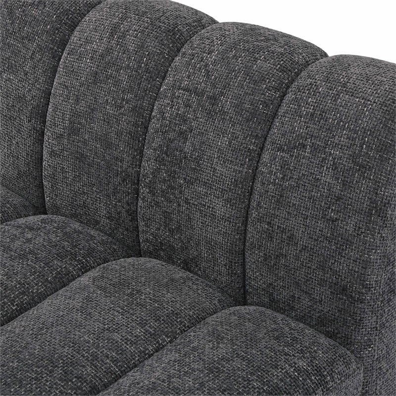 Meridian Furniture Quinn 133