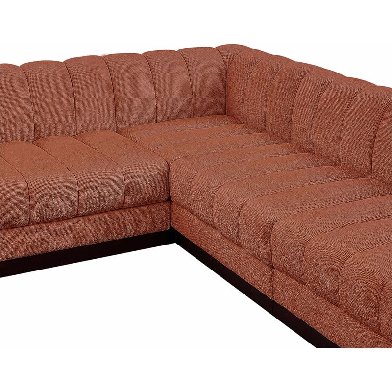 Meridian Furniture Quinn 133