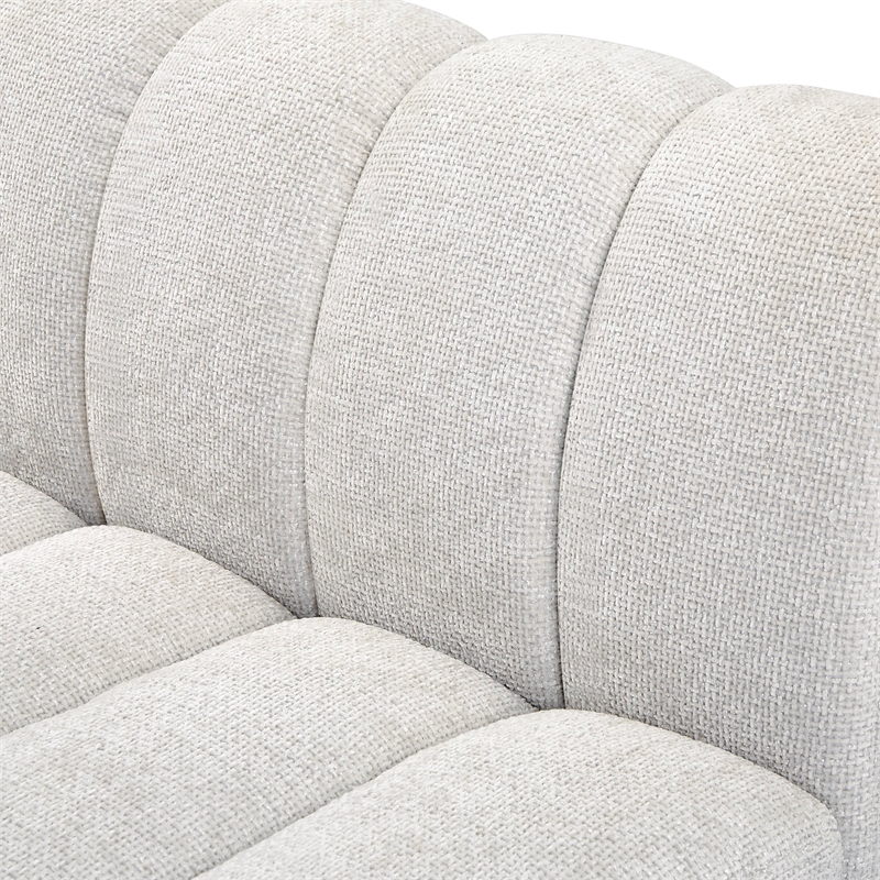 Meridian Furniture Quinn 133