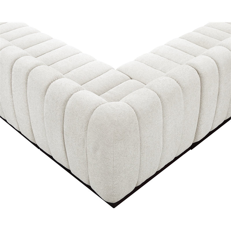 Meridian Furniture Quinn 133
