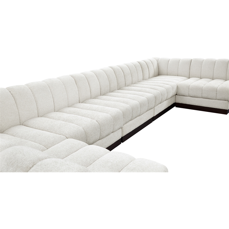 Meridian Furniture Quinn 133