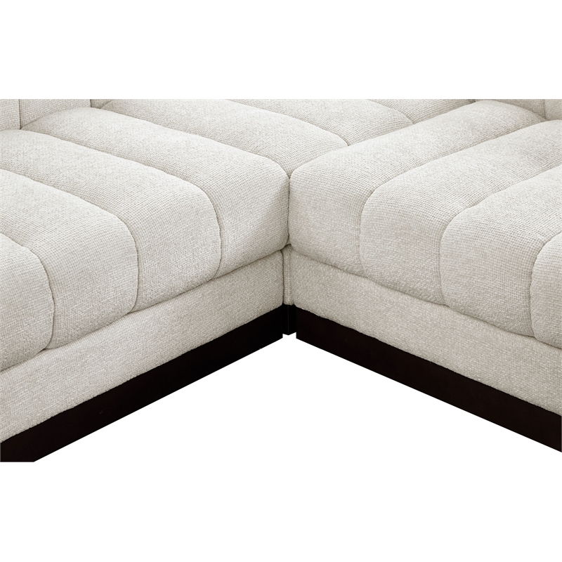 Meridian Furniture Quinn 133